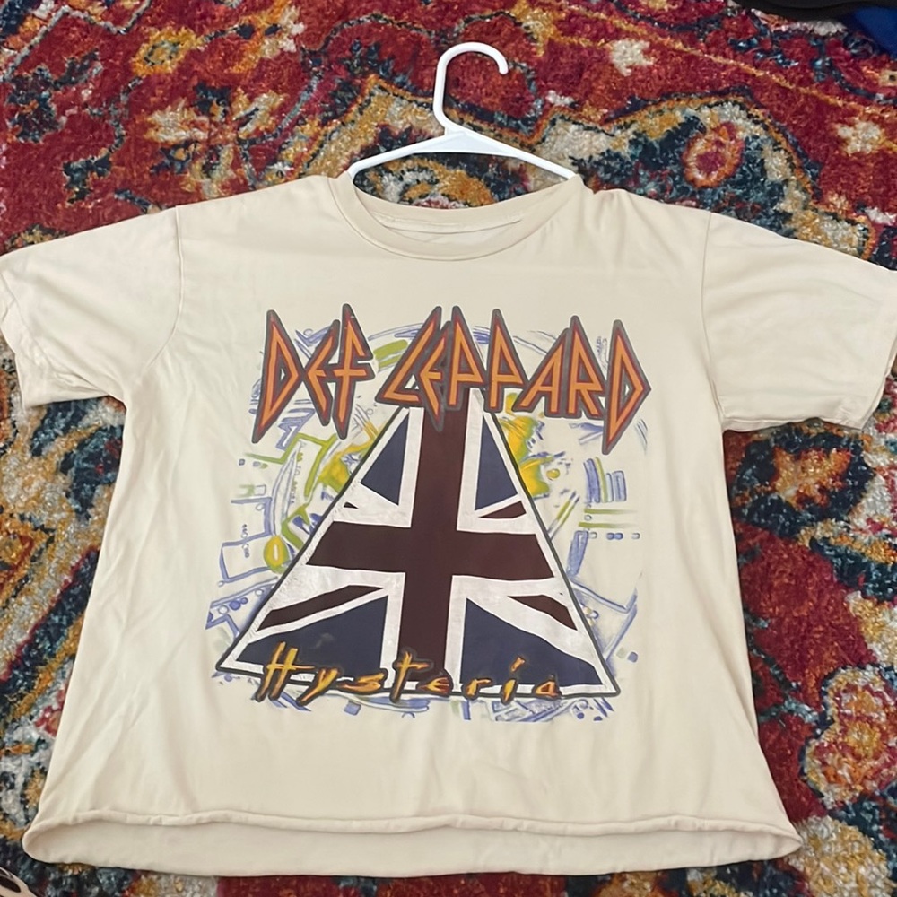 Def Leppard Hysteria cream shirt size small